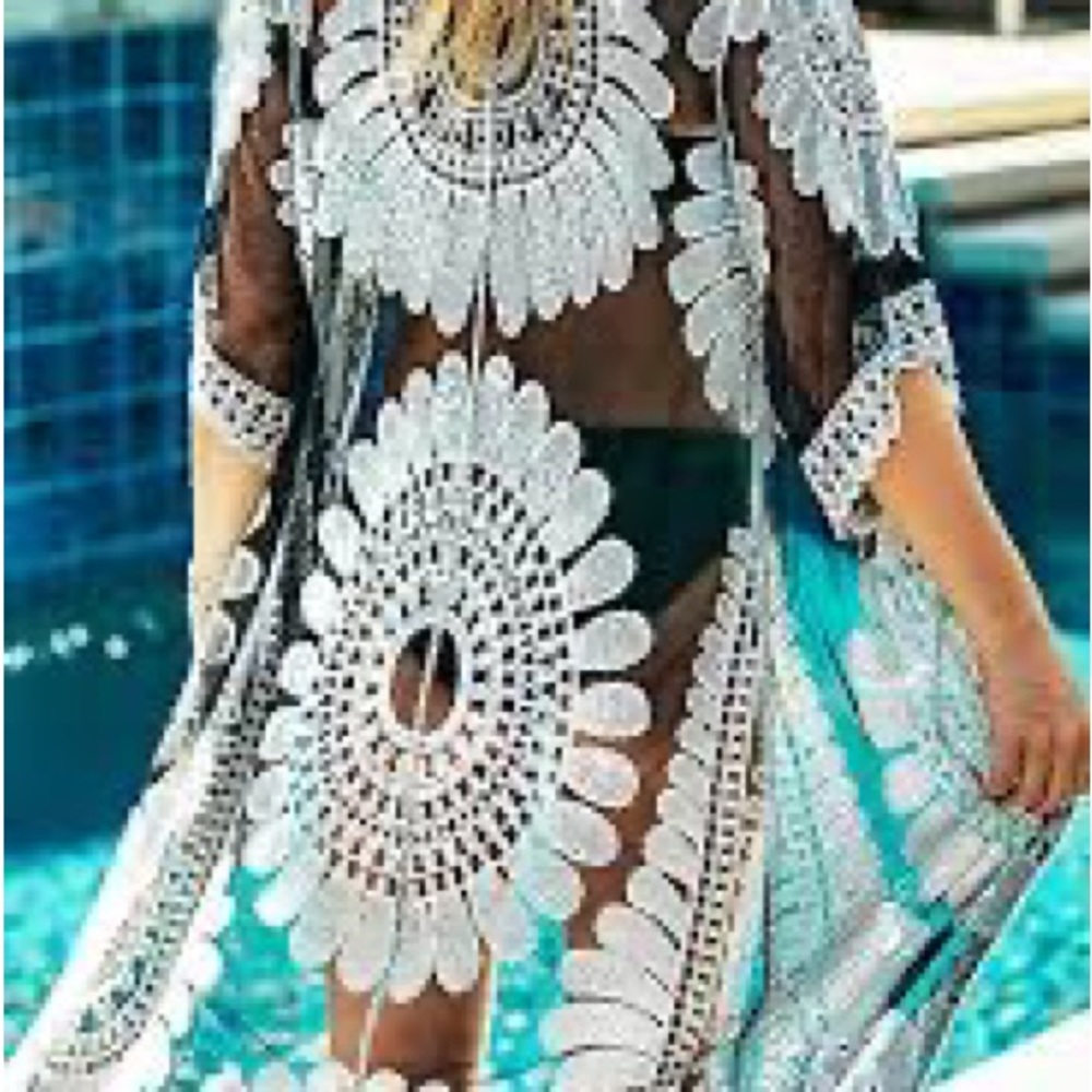 🌟🌟NWT🌟🌟 Black and white long crochet coverup